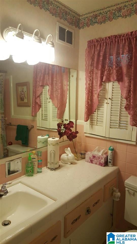 920 Barnisdale Road Birmingham, AL 35235 - Photo 6 of 19