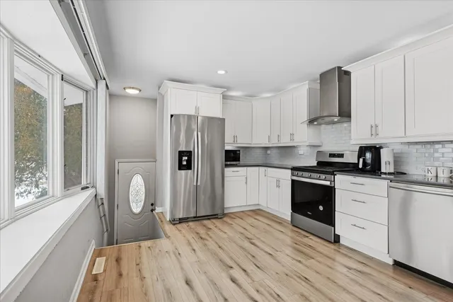 $360,000 | 128 McCabe Drive, Streamwood, IL 60107