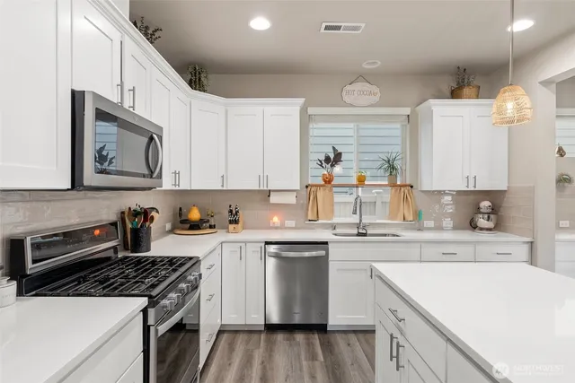 $679,900 | 3115 Stephanie Loop Northeast, Lacey, WA 98516