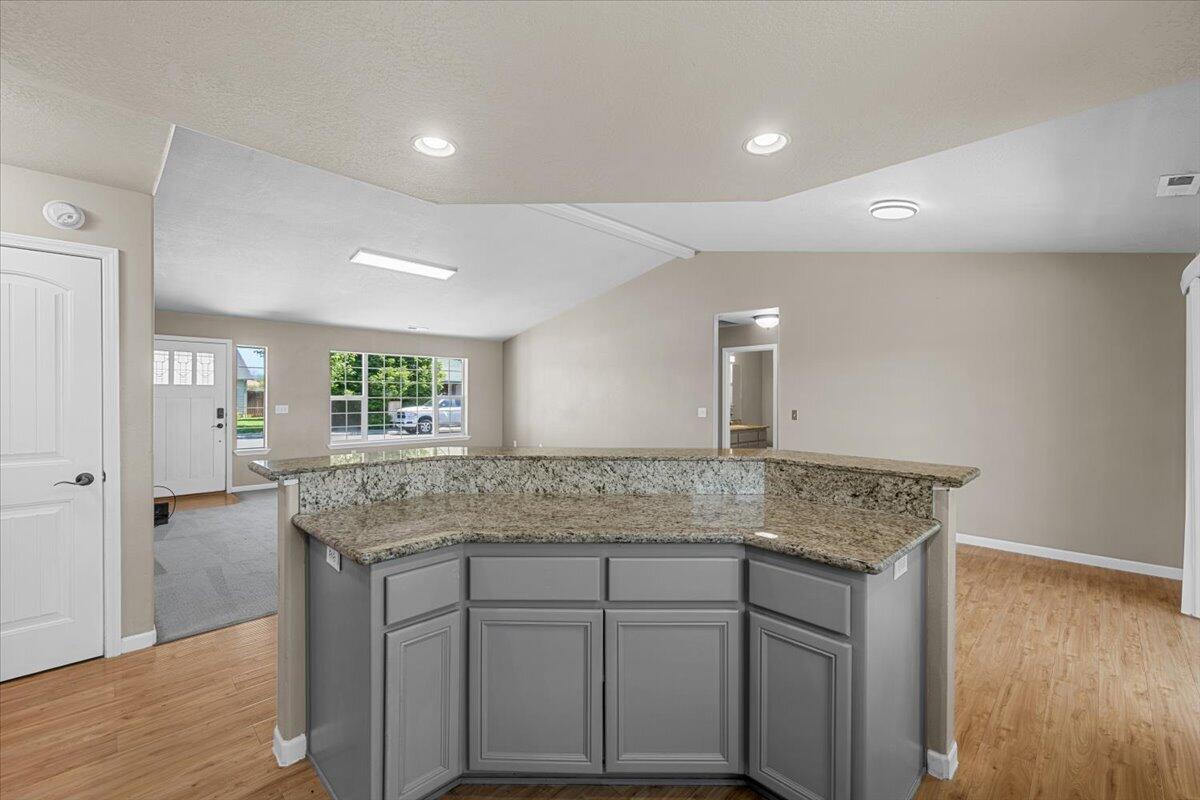 7925 Timberline Road White City, OR 97503 - Photo 11 of 18