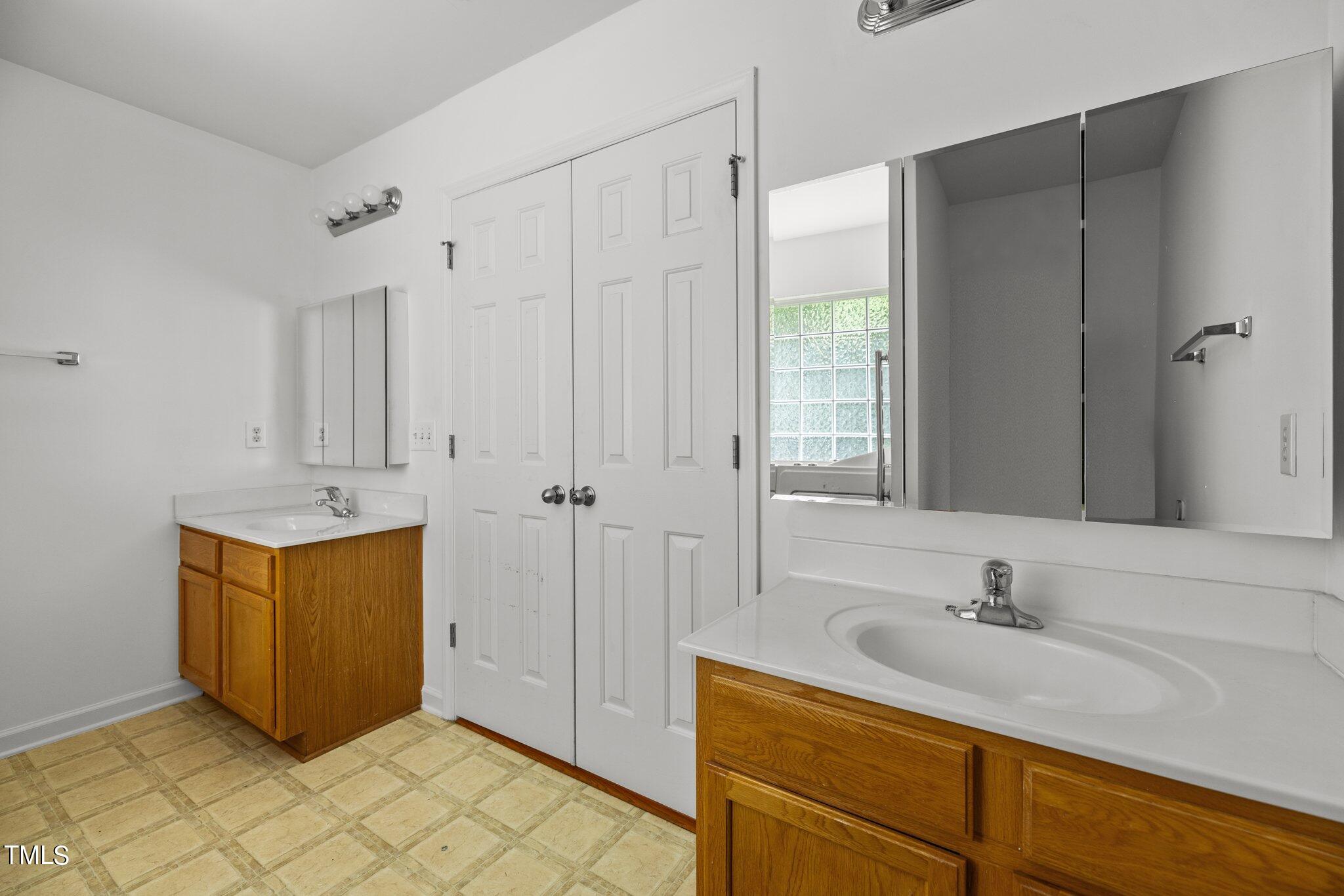 917 Golden Crest Drive Durham, NC 27704 - Photo 14 of 25 Main Bathroom 2
