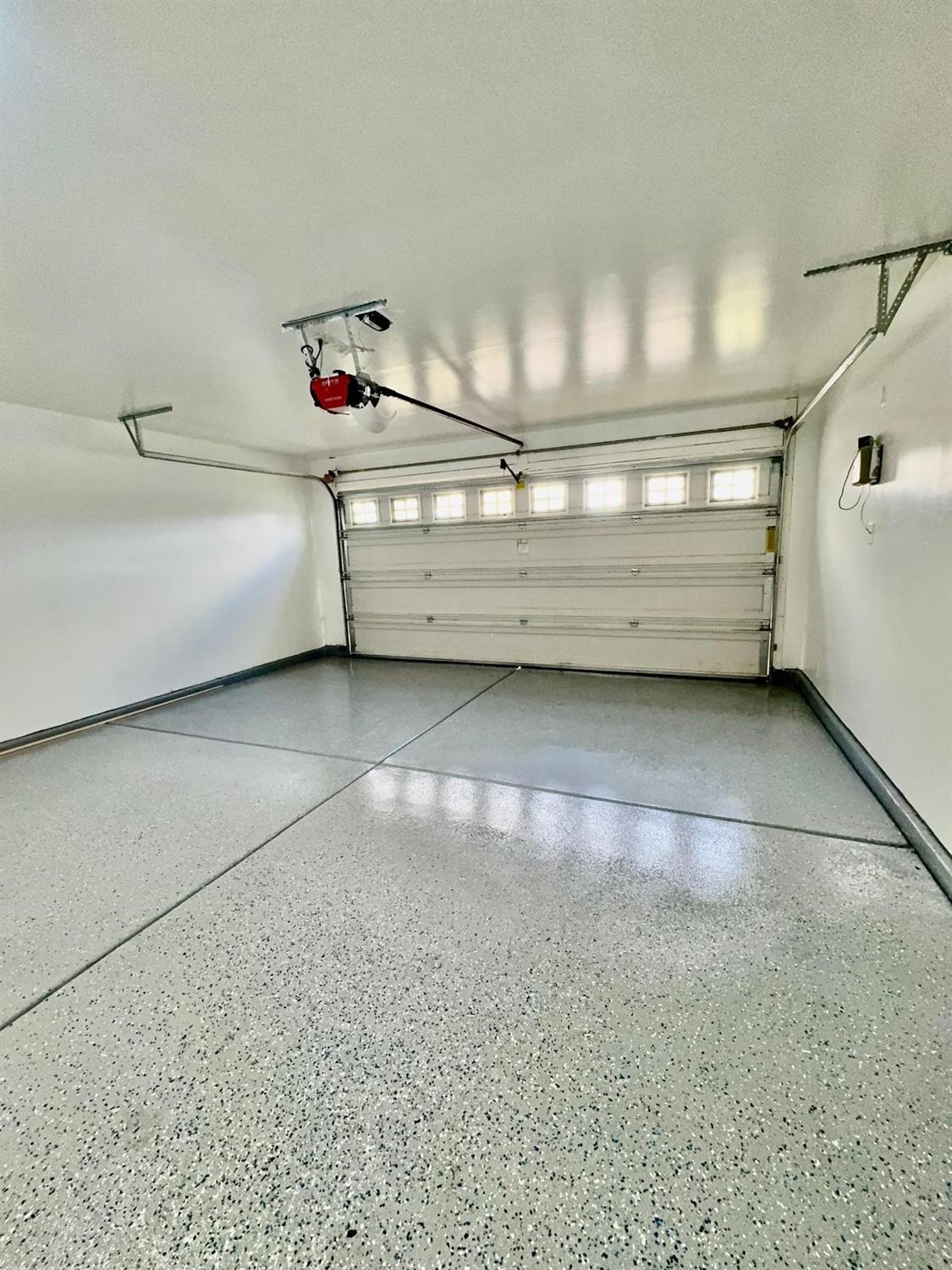 7111 Santana Sun Drive Bakersfield, CA 93313 - Photo 11 of 13 a utility room with washer and dryer