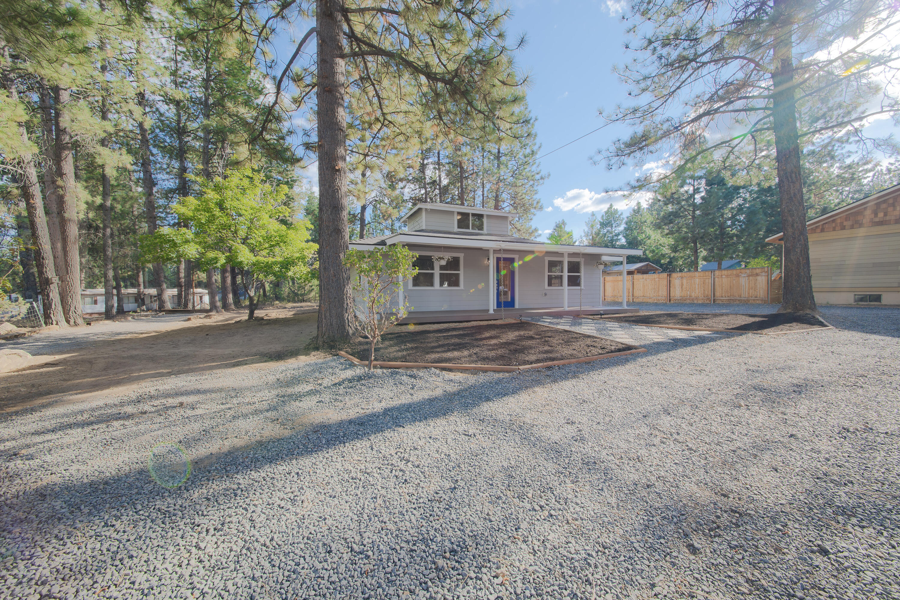 19341 Apache Road Bend, OR 97702 - Photo 2 of 28 front left