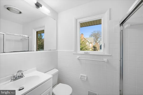 $1,520,000 | 4714 33rd Street North, Arlington, VA 22207