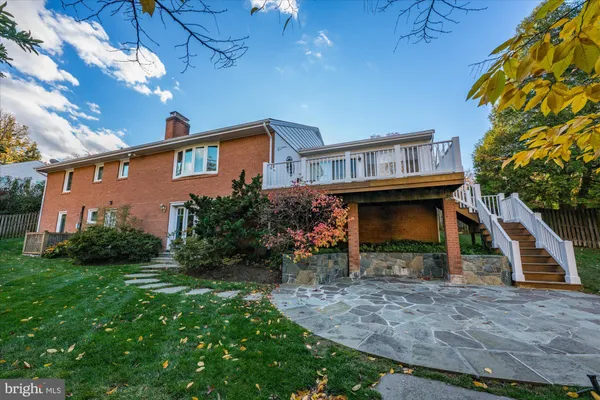 $1,520,000 | 4714 33rd Street North, Arlington, VA 22207