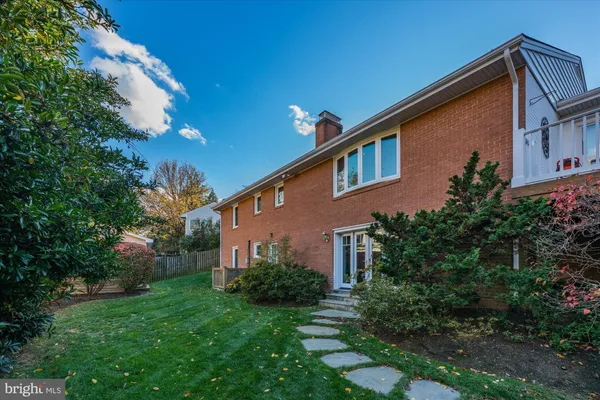 $1,520,000 | 4714 33rd Street North, Arlington, VA 22207