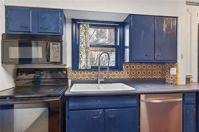 $355,000 | 7404 Walnut Street, Kansas City, MO 64114