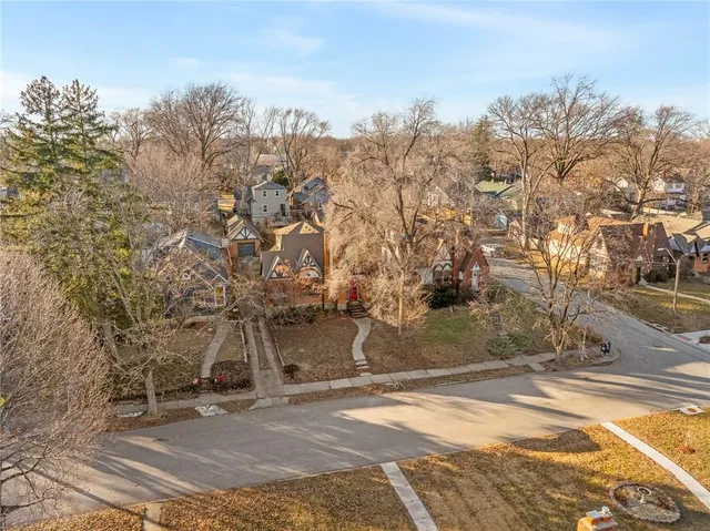 $355,000 | 7404 Walnut Street, Kansas City, MO 64114