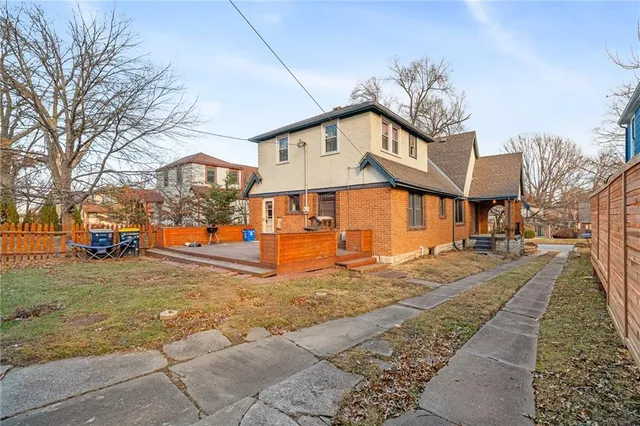 $355,000 | 7404 Walnut Street, Kansas City, MO 64114