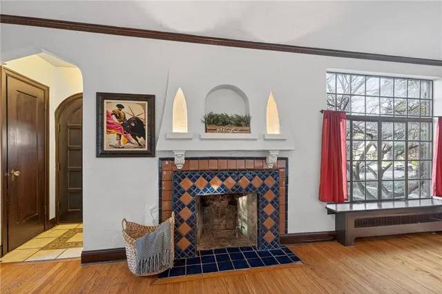 $355,000 | 7404 Walnut Street, Kansas City, MO 64114