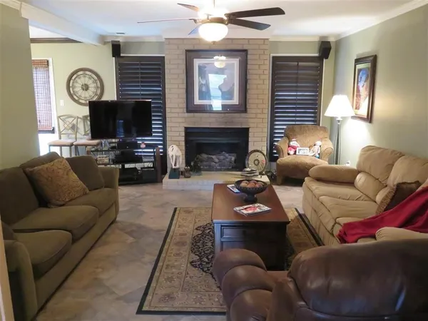 $1,900 | 369 Booth Lane, Collierville, TN 38017