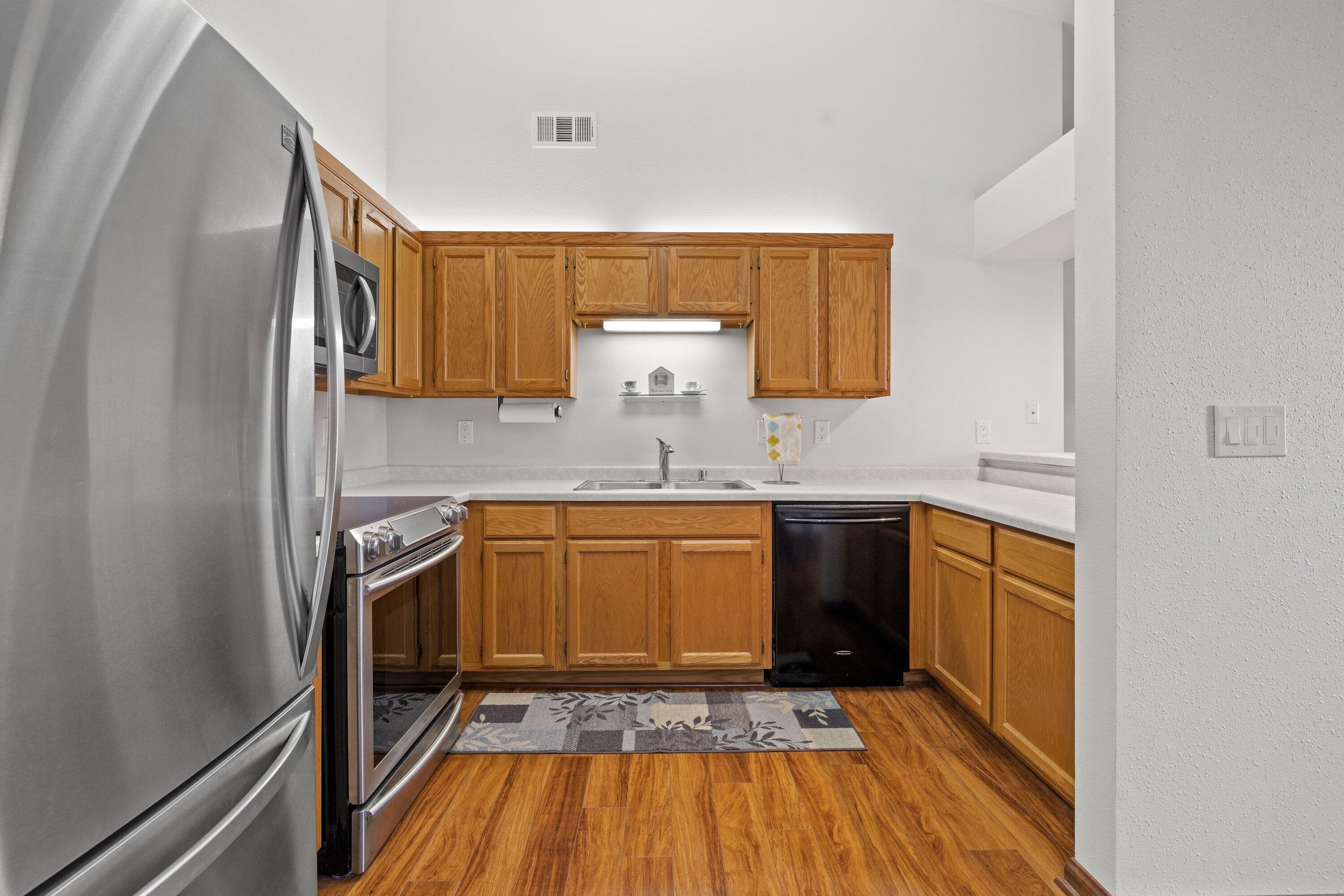9322 West Loomis Road, Unit 4 Franklin, WI 53132 - Photo 12 of 26 Kitchen