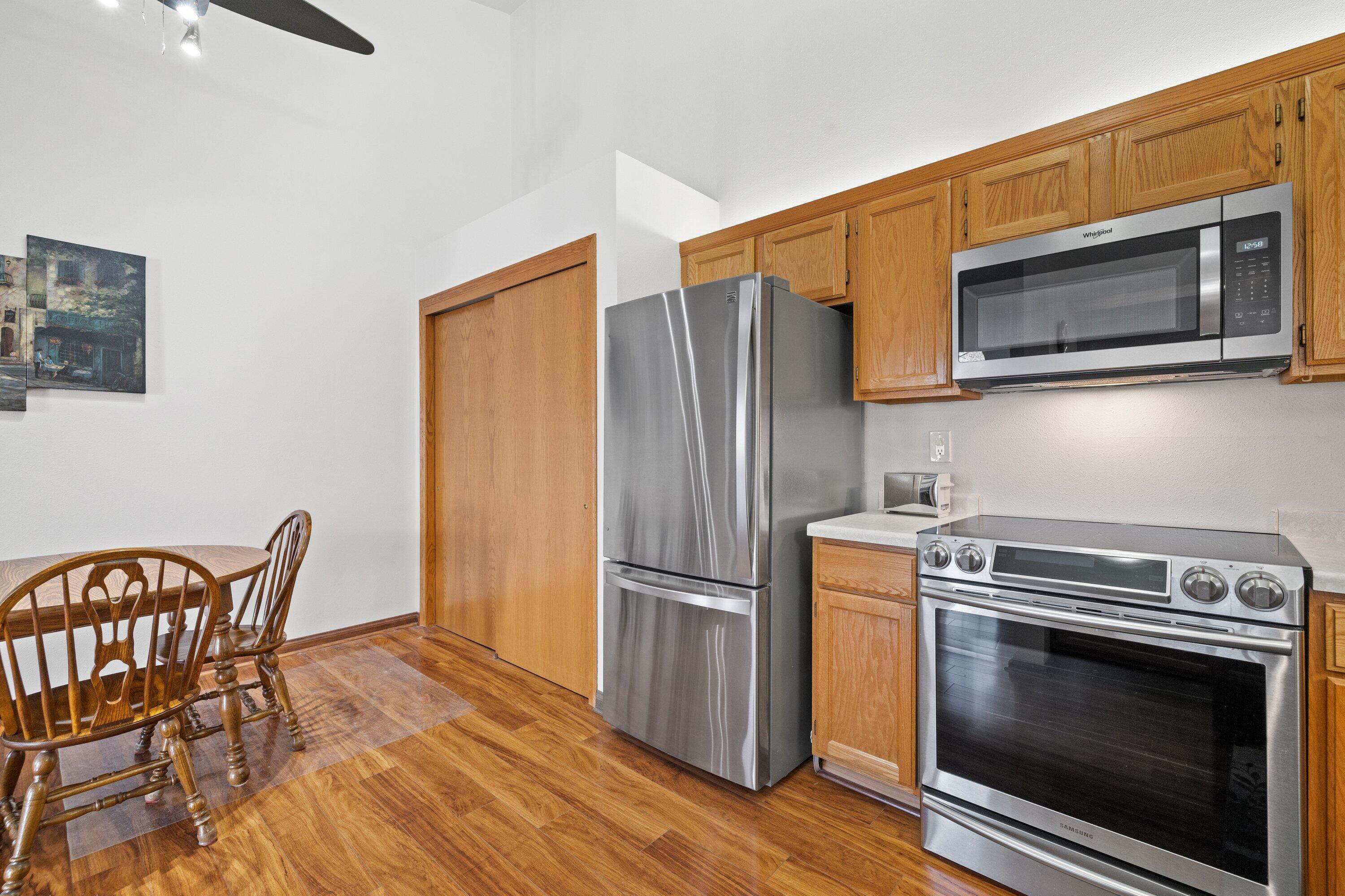 9322 West Loomis Road, Unit 4 Franklin, WI 53132 - Photo 9 of 26 Kitchen/Dining
