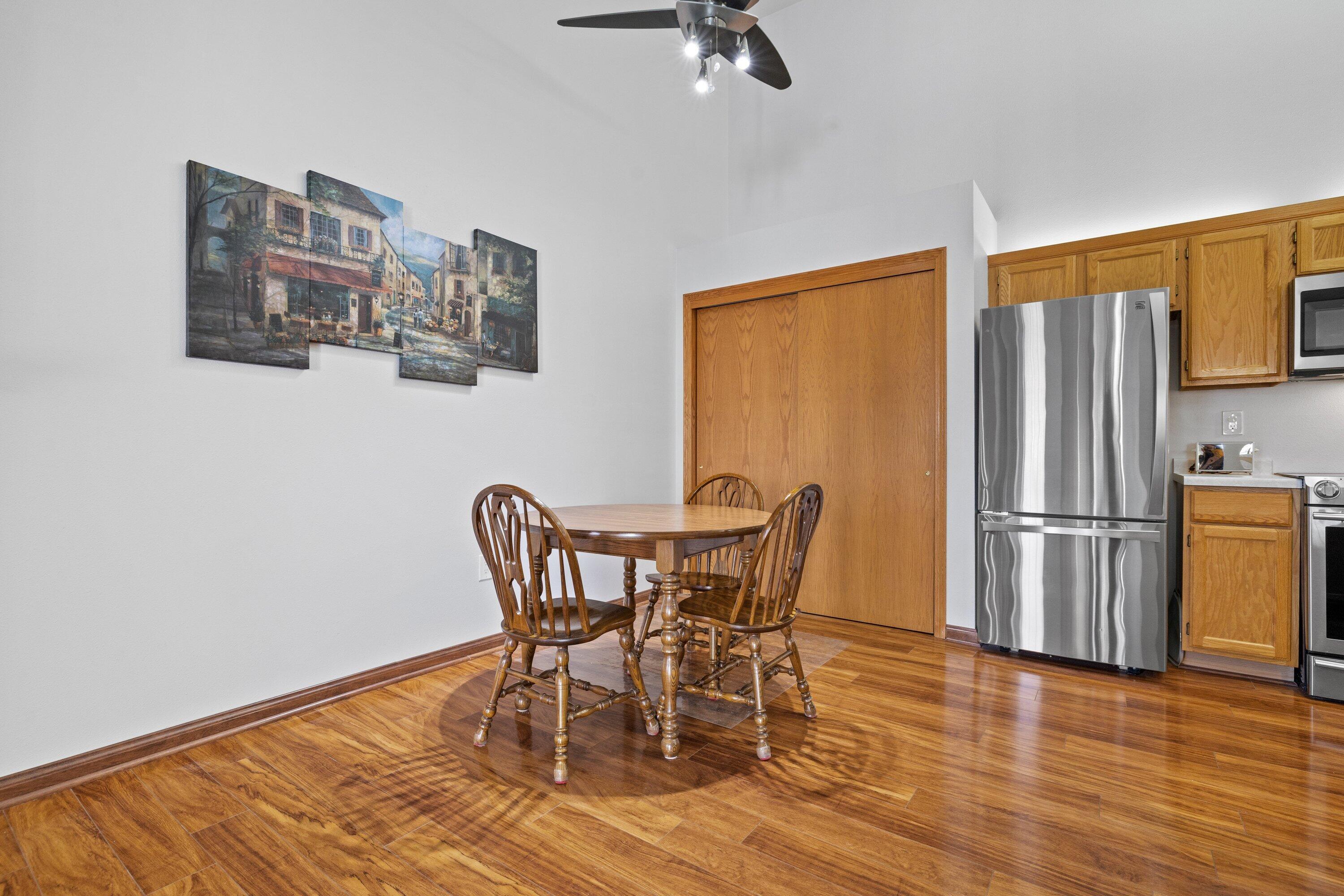 9322 West Loomis Road, Unit 4 Franklin, WI 53132 - Photo 10 of 26 Kitchen/Dining