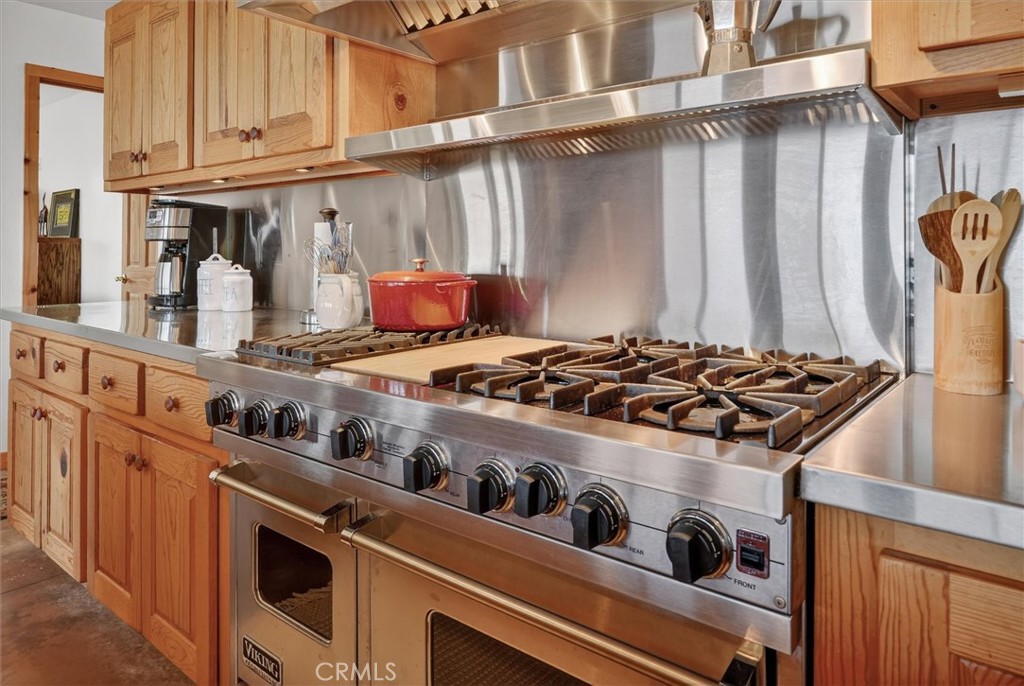 5851 Mt Bullion Ridge Road Mariposa, CA 95338 - Photo 13 of 58 a close view of stove top oven