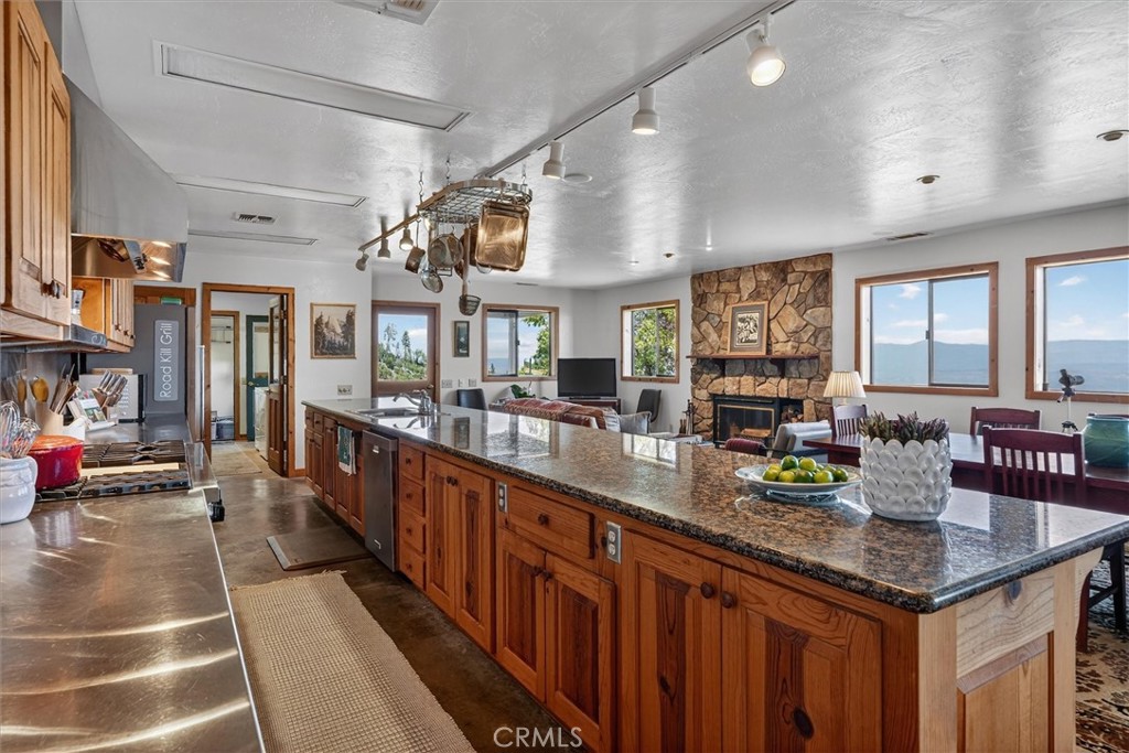 5851 Mt Bullion Ridge Road Mariposa, CA 95338 - Photo 15 of 58 a kitchen with lots of counter top space