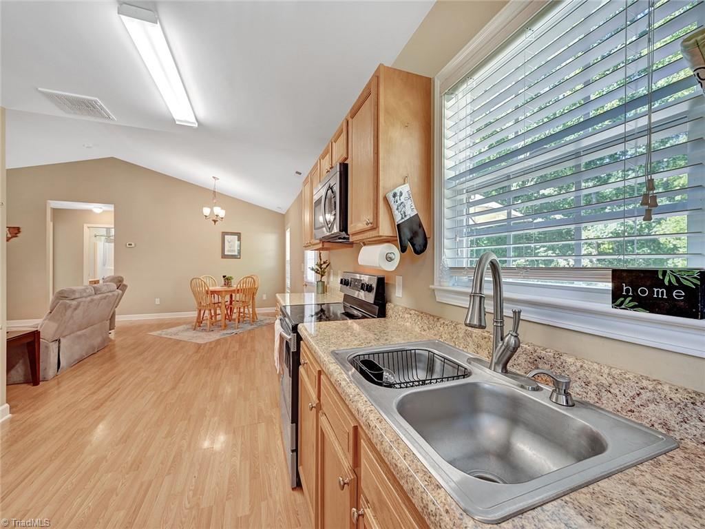 360 Baxter Road Winston-Salem, NC 27107 - Photo 3 of 40 Gallery Image 3