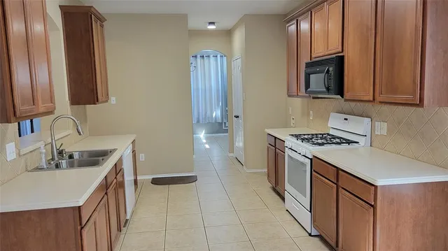 $2,450 | 319 Los Altos Drive, Rockwall, TX 75087