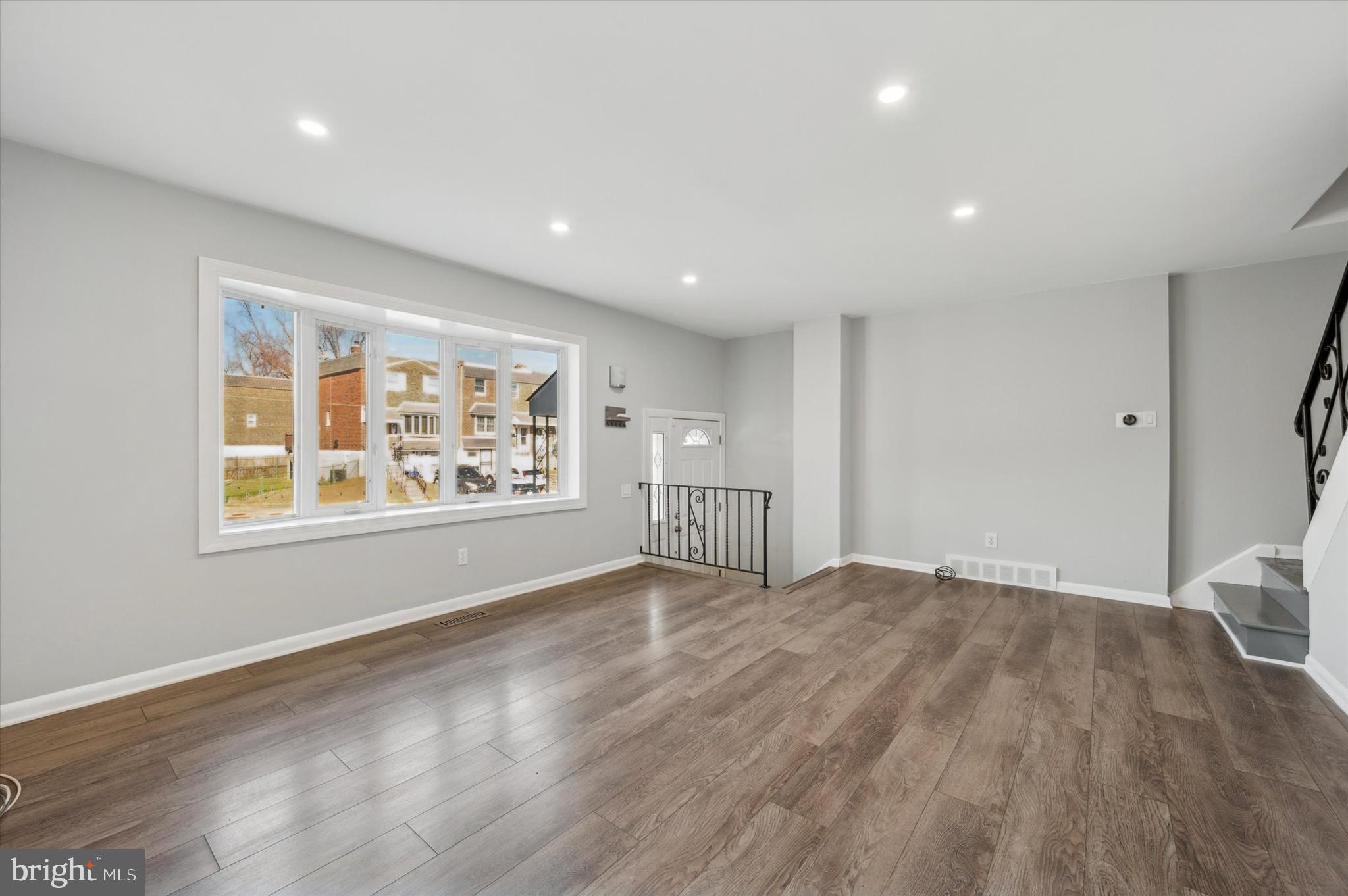 12403 Rambler Road Philadelphia, PA 19154 - Photo 3 of 25