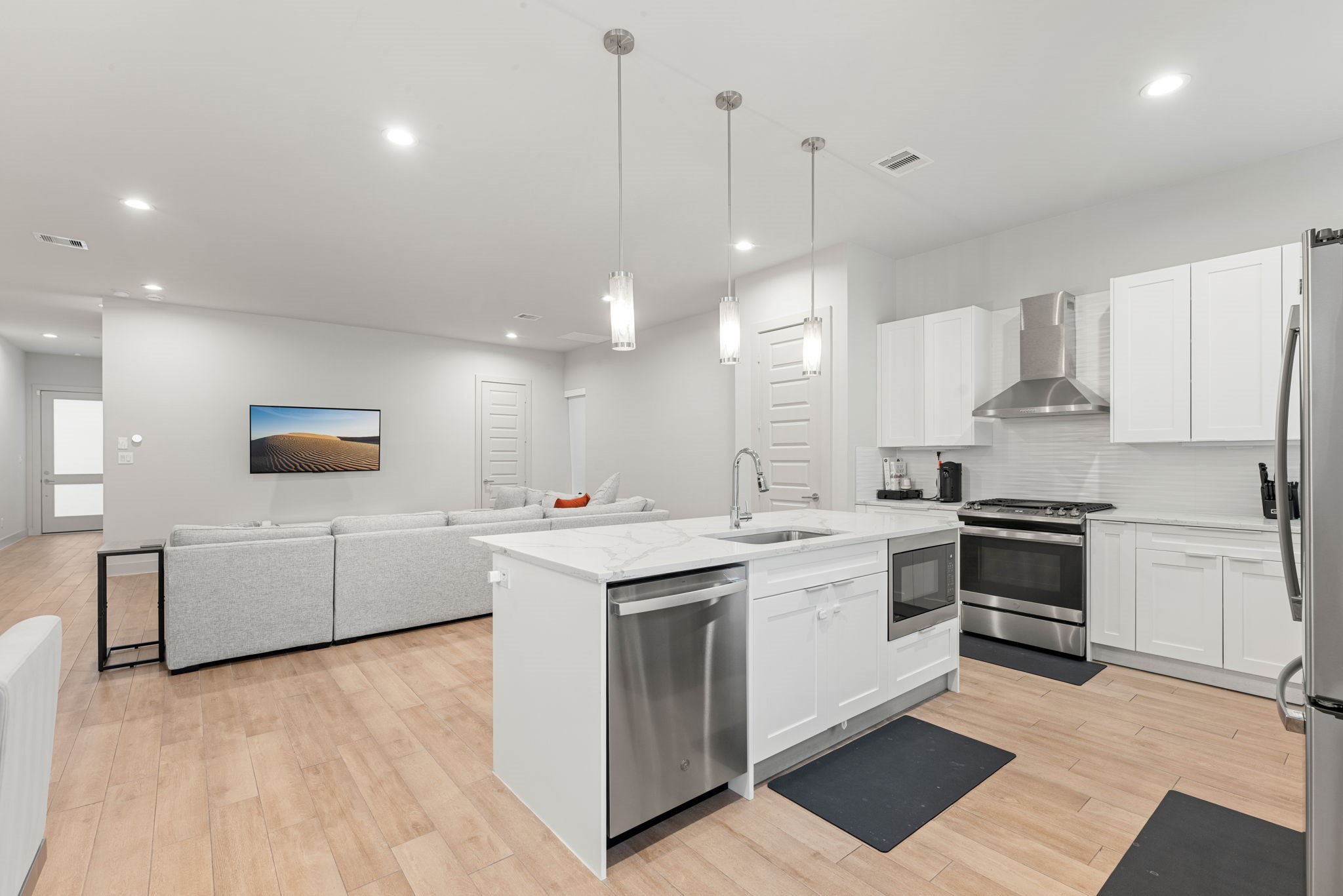 5722 Rucio Lane, Unit A Houston, TX 77092 - Photo 9 of 29