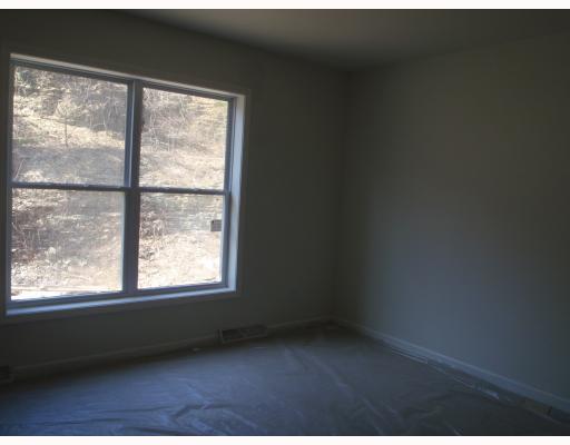 547 Chapel Road Aliquippa, PA 15001 - Photo 4 of 7 Master Bedroom.