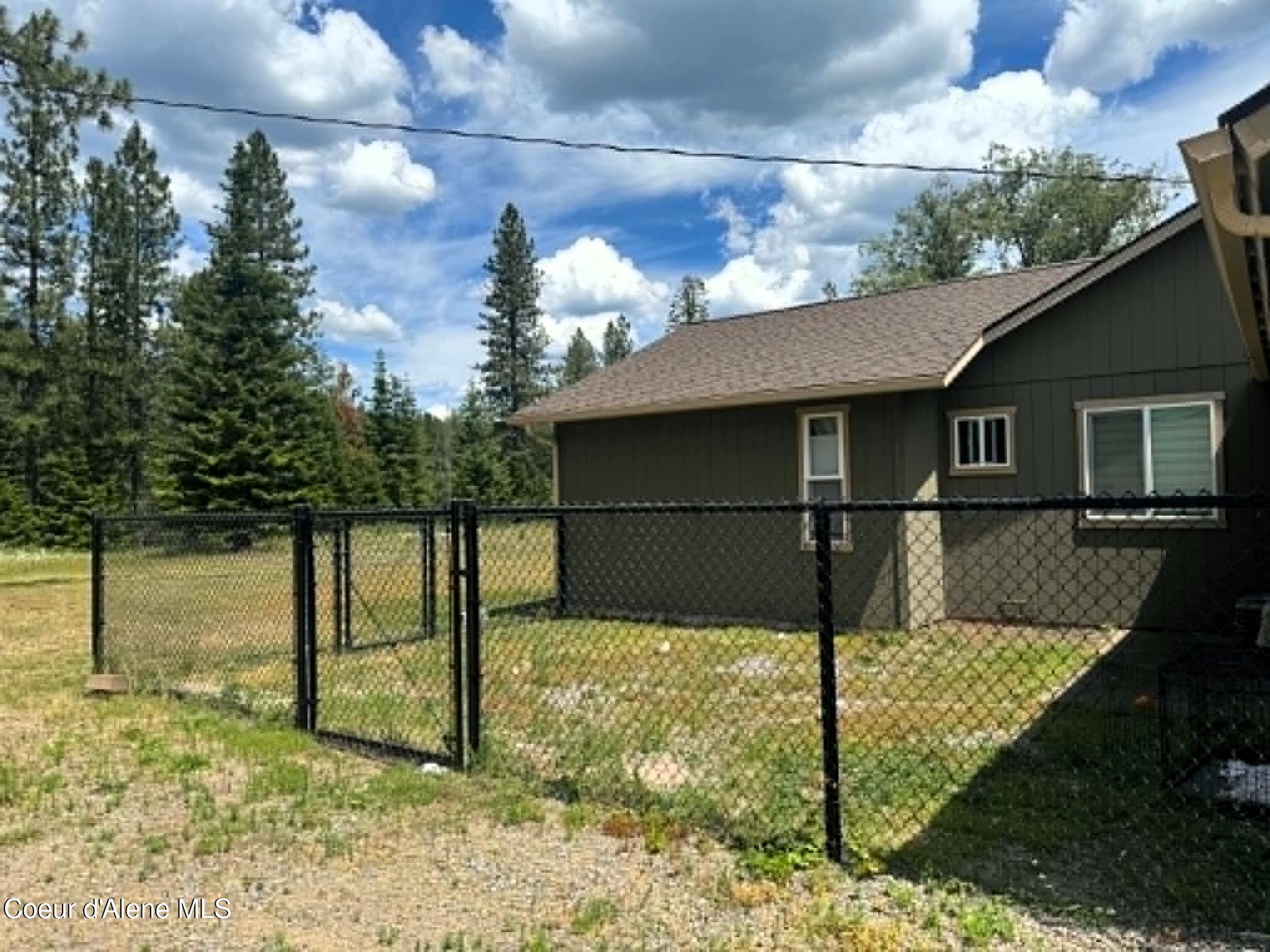 6637 East Little Joe Road Coeur D'Alene, ID 83814 - Photo 37 of 44 Dog Run