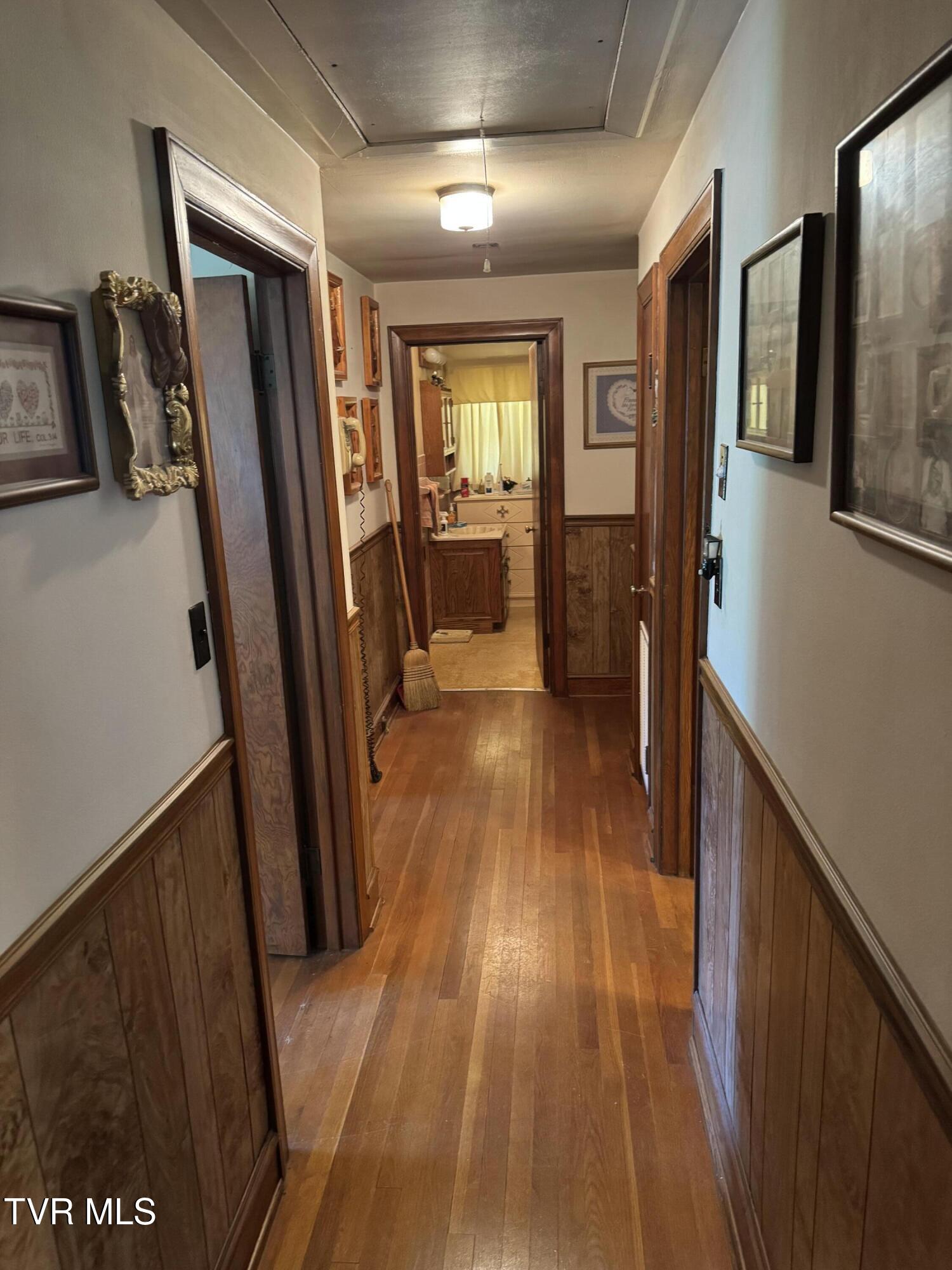 116 West Cedar Street Bristol, TN 37620 - Photo 15 of 24 IMG_1787