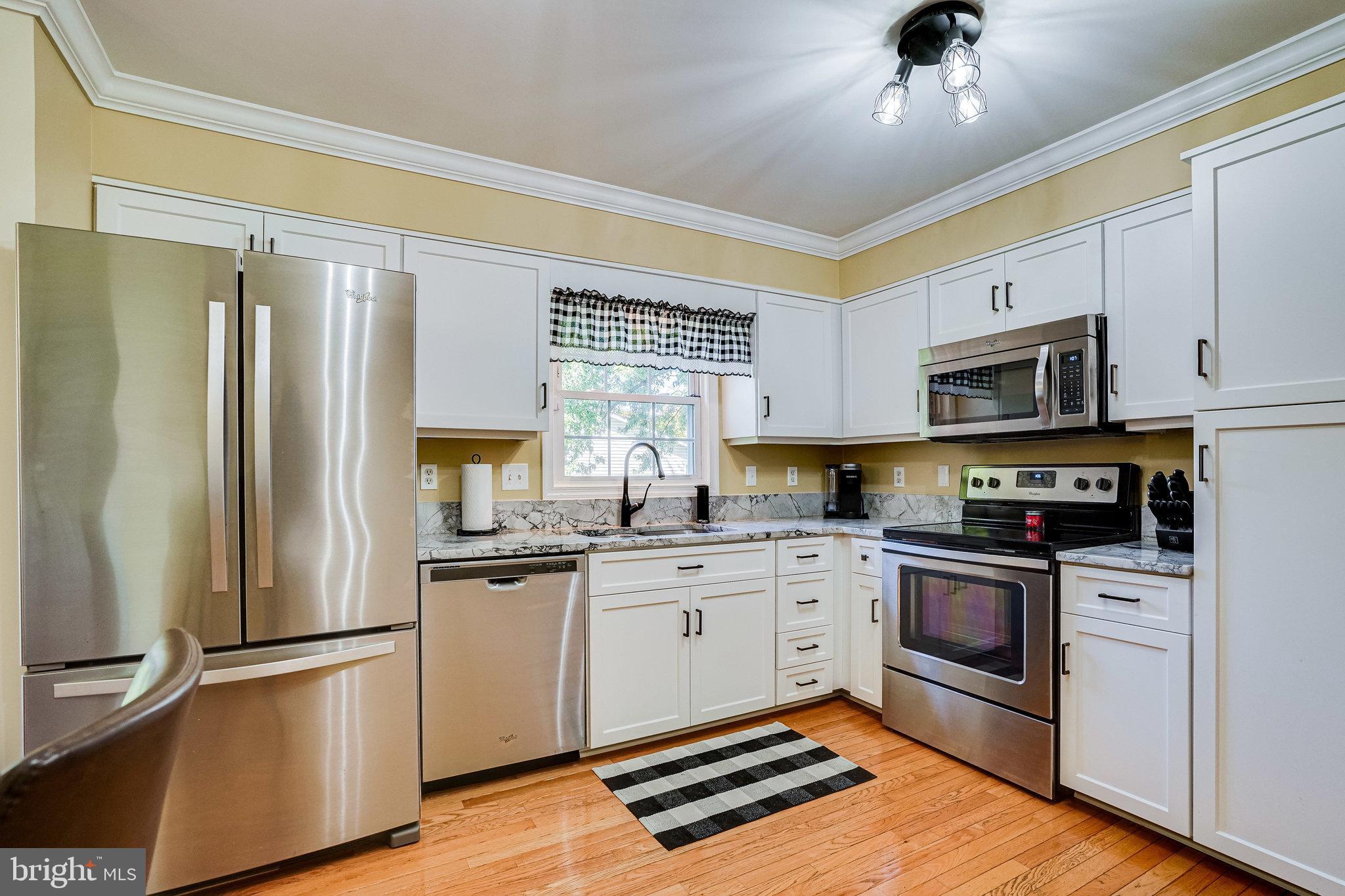 8954 Rolling Road Manassas, VA 20110 - Photo 5 of 29