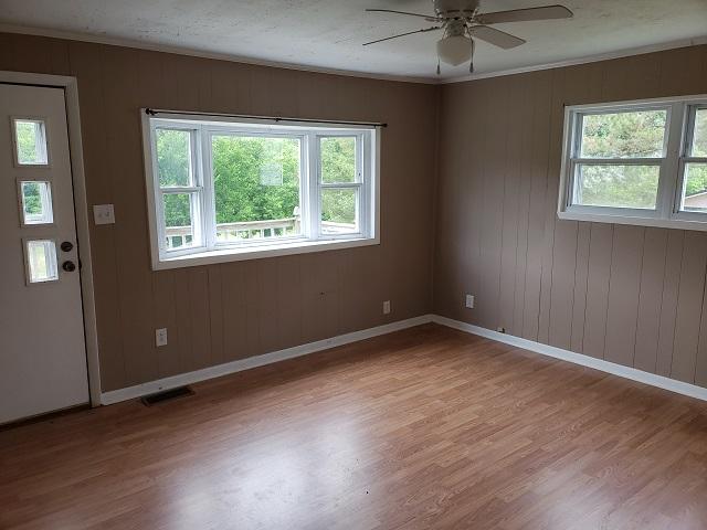 11505 Sunnyside Road Philadelphia, TN 37846 - Photo 2 of 5 sunnyside living room 5-30-19