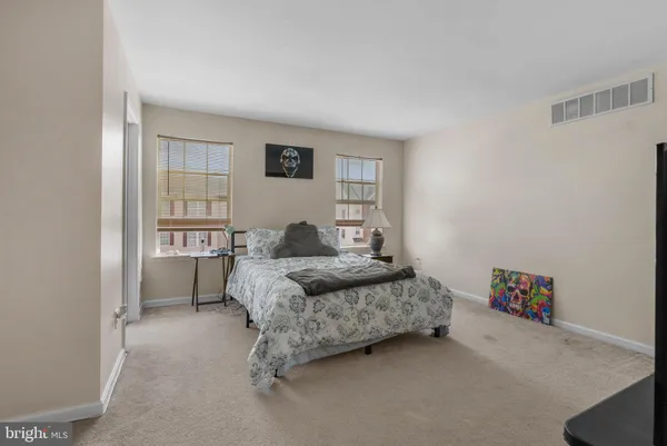 $369,000 | 517 Boxwood Lane, Woodbury, NJ 08096