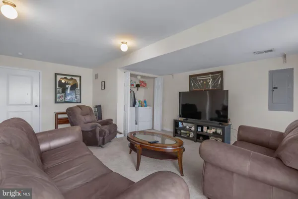 $369,000 | 517 Boxwood Lane, Woodbury, NJ 08096