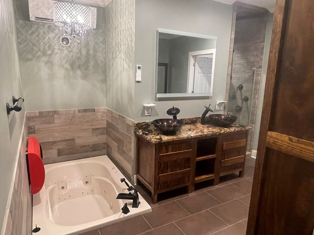 417 North Jackson Street Brookhaven, MS 39601 - Photo 16 of 34 Primary bath