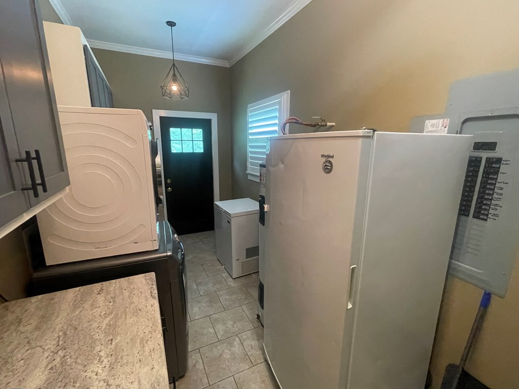 417 North Jackson Street Brookhaven, MS 39601 - Photo 30 of 34 Laundry toom