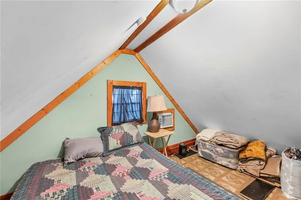 $198,000 | 61 North Lakeview Road, Mapleton, KS 66754