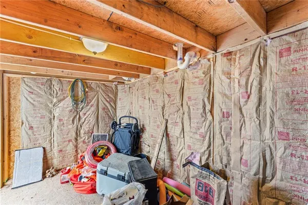 $198,000 | 61 North Lakeview Road, Mapleton, KS 66754