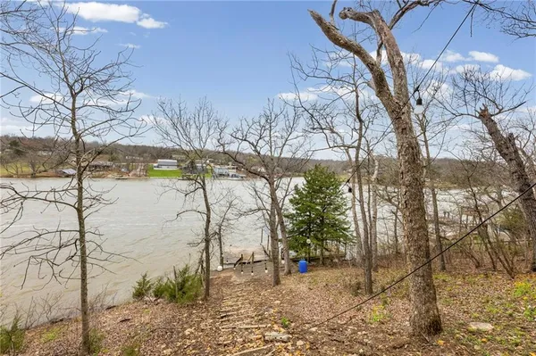 $198,000 | 61 North Lakeview Road, Mapleton, KS 66754