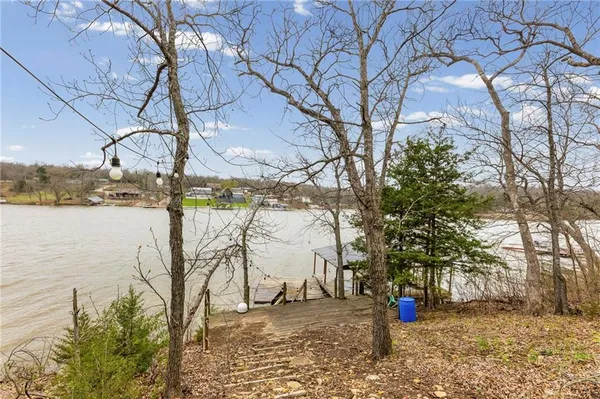 $198,000 | 61 North Lakeview Road, Mapleton, KS 66754