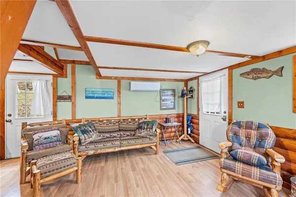 $198,000 | 61 North Lakeview Road, Mapleton, KS 66754