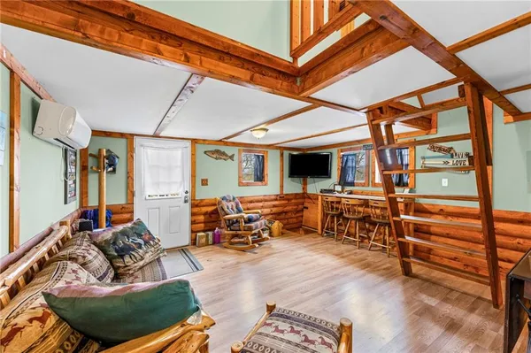 $198,000 | 61 North Lakeview Road, Mapleton, KS 66754