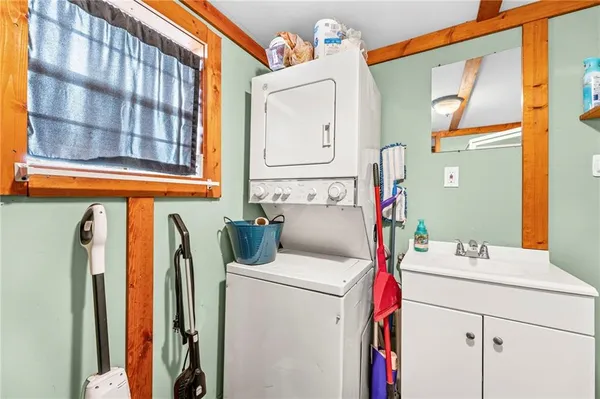 $198,000 | 61 North Lakeview Road, Mapleton, KS 66754