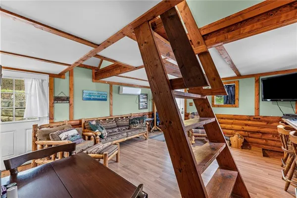 $198,000 | 61 North Lakeview Road, Mapleton, KS 66754