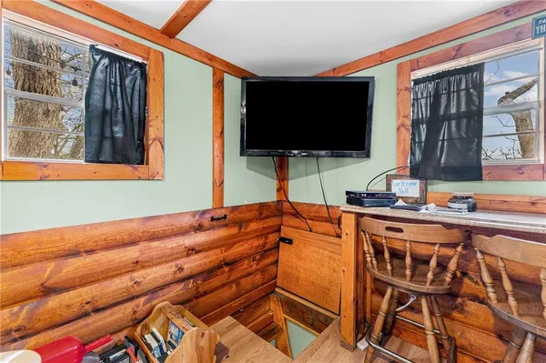 $198,000 | 61 North Lakeview Road, Mapleton, KS 66754