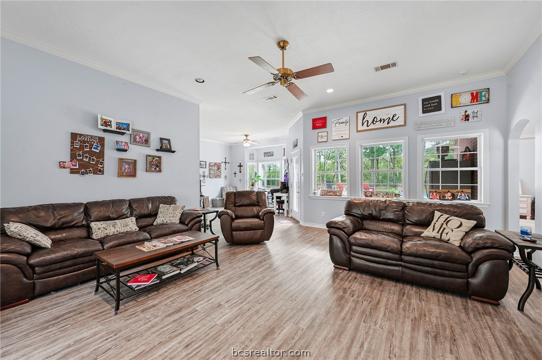 7601 Jones Road College Station, TX 77845 - Photo 7 of 30 Gallery Image 7