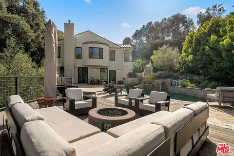 $5,395,000 | 28222 Via Acero, Malibu, CA 90265