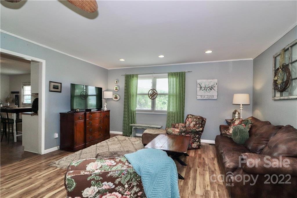 573 Sprinkle Road Statesville, NC 28625 - Photo 9 of 45 Gallery Image 9