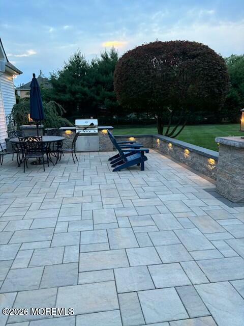 2 Slopebrook Lane Colts Neck, NJ 07722 - Photo 7 of 36 2 Slopebrook paver patio