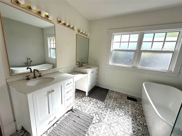 $398,000 | 138 West Stetson Avenue, DeLand, FL 32720