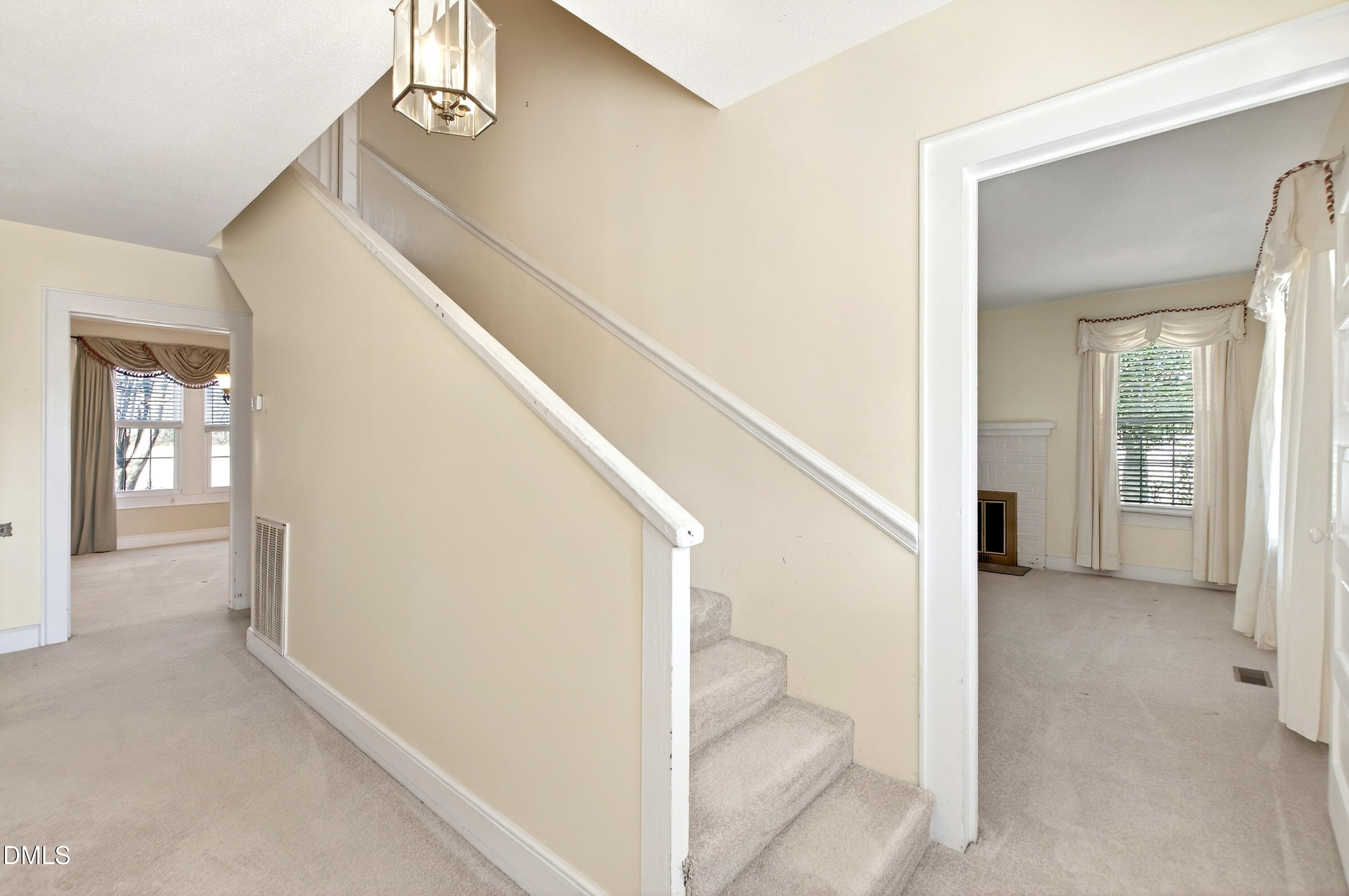 5964 Godwin Lake Road Dunn, NC 28334 - Photo 11 of 60 Entry Way