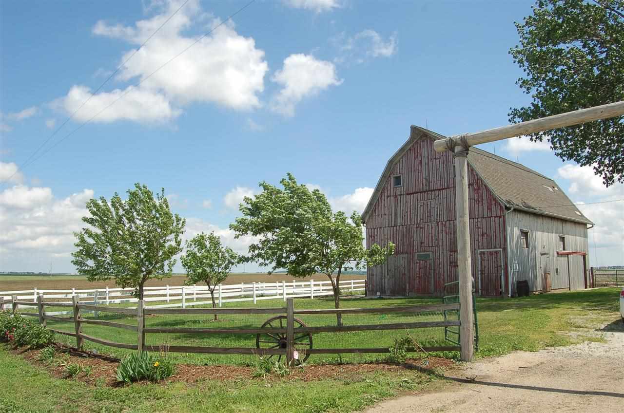 27754 West Elm Road Sterling, IL 61081 - Photo 13 of 19 a view of a back yard
