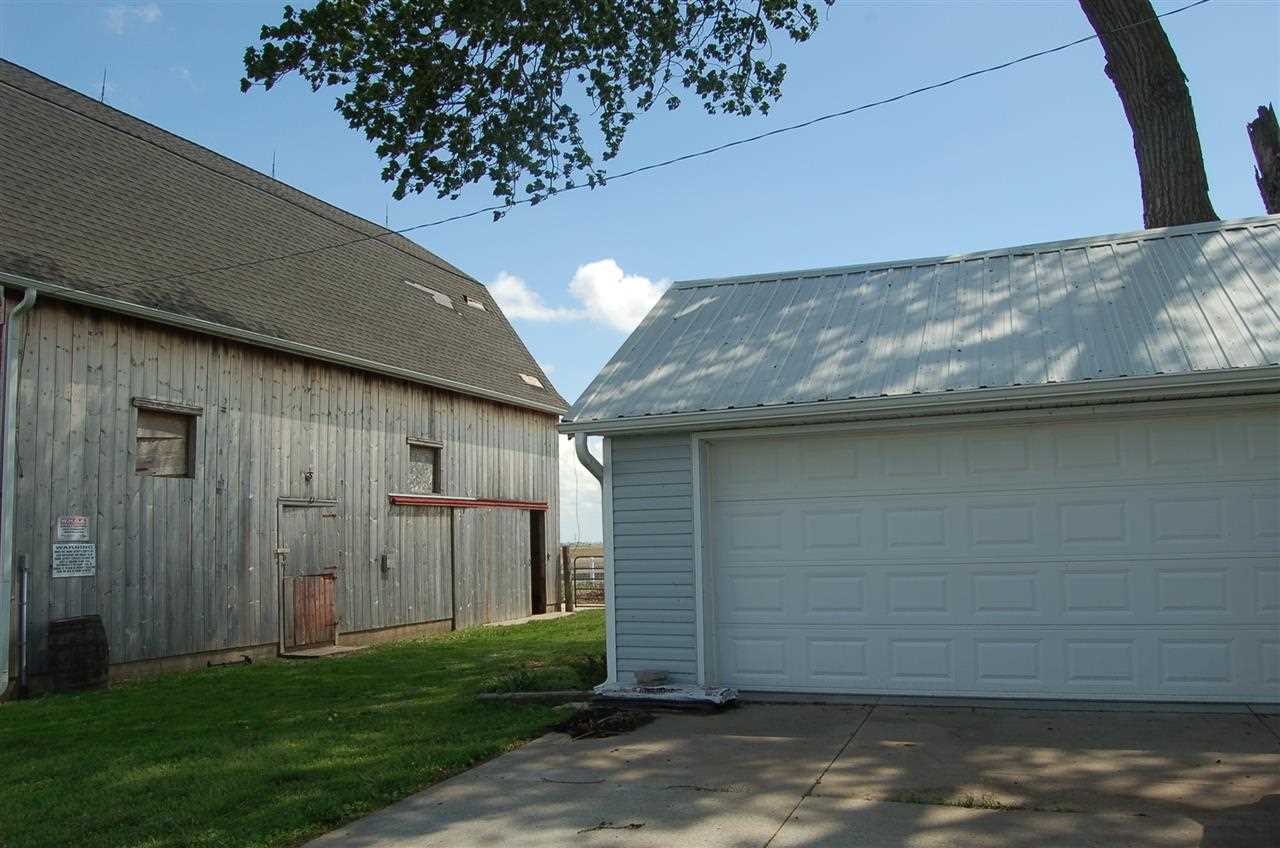 27754 West Elm Road Sterling, IL 61081 - Photo 14 of 19 a view of a garage